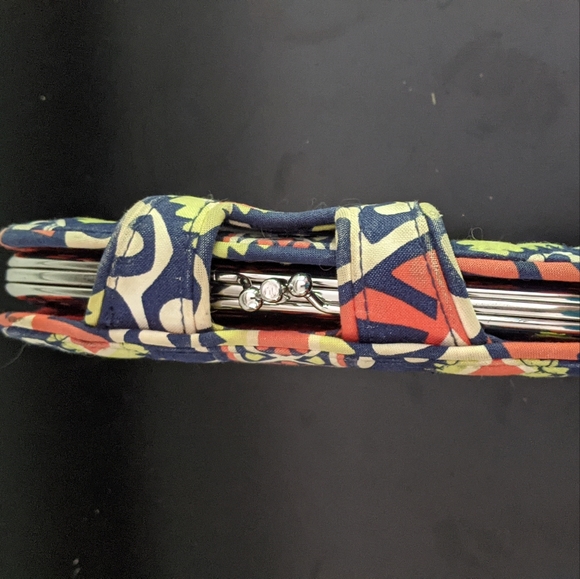 Vera Bradley Wallet Sun Valley - Picture 10 of 10